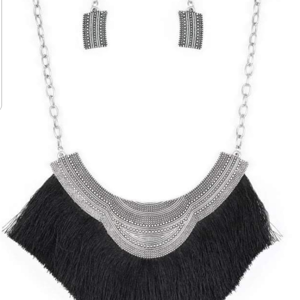 Paparazzi Black Fringe Set
